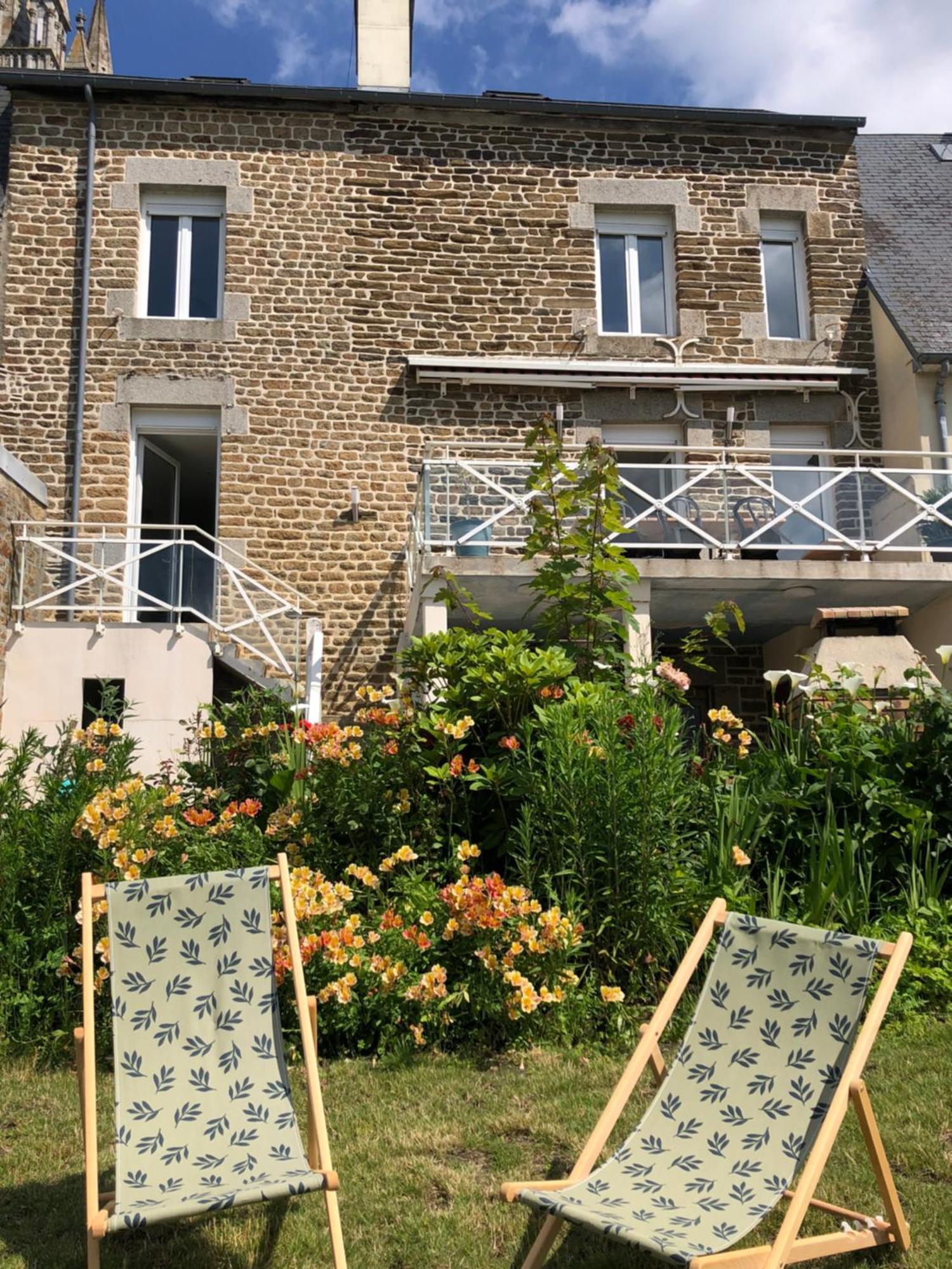 La Maison Du Lac Saint-Hilaire-du-Harcouët Exterior photo